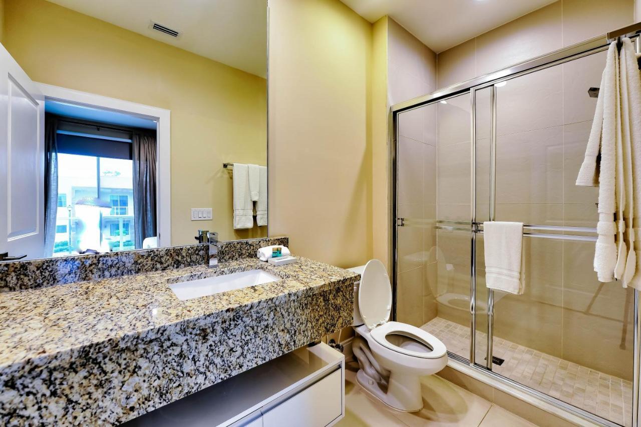 Beautiful Townhome Overlooking The Lake And The Pool Orlando Extérieur photo